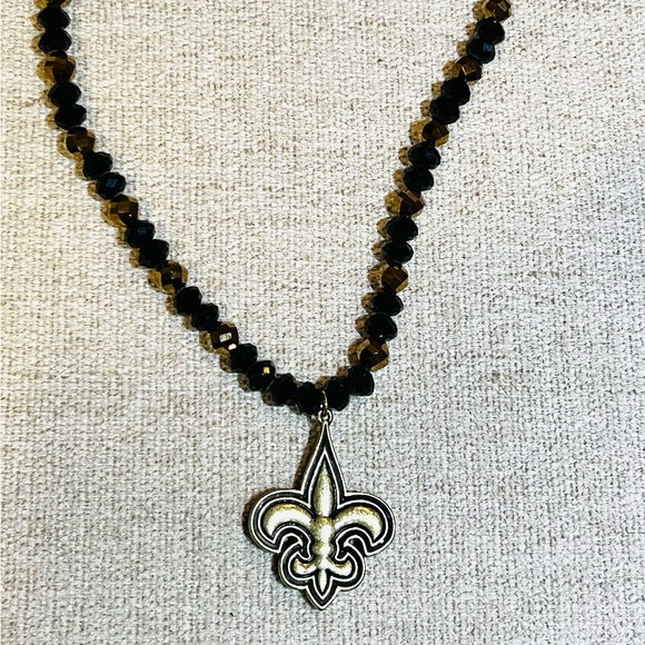 Fleur de Lis Beaded Pendant Toggle Necklace - Picture 5 of 6